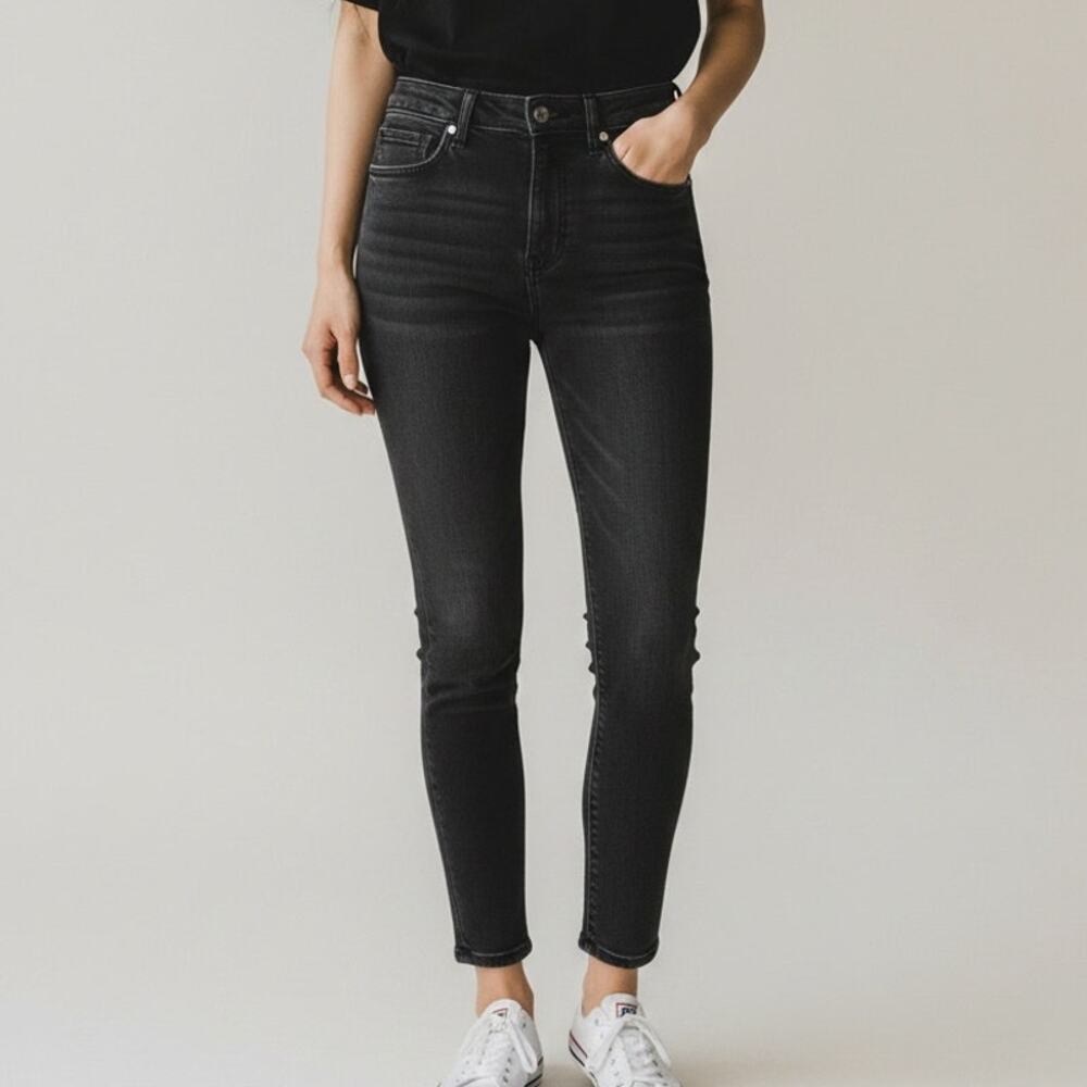 NWT Everlane The Classic Curvy High Rise Skinny Crop Jean ZipFly Pocket 28 Black
